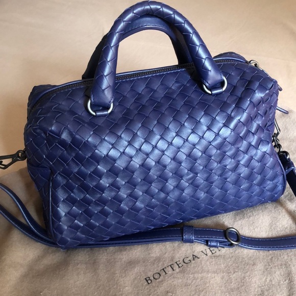 Bottega Veneta ( Like New) - Picture 9 of 13